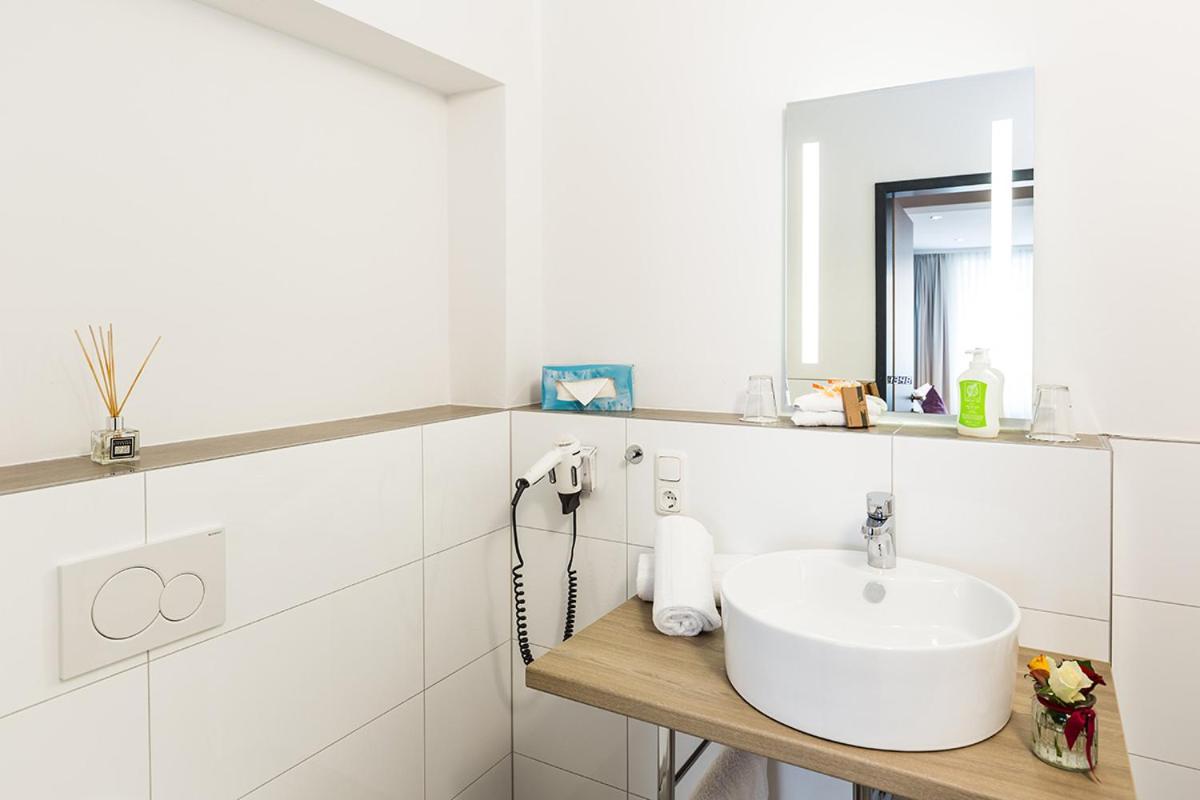 Hotel Sarah Heinsberg  Ngoại thất bức ảnh